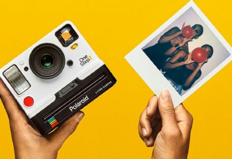 В США возобновляют выпуск камеры Polaroid 1977 года