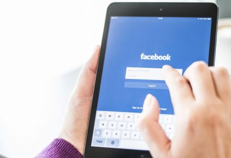 Facebook тестирует новую функцию распознавания лиц