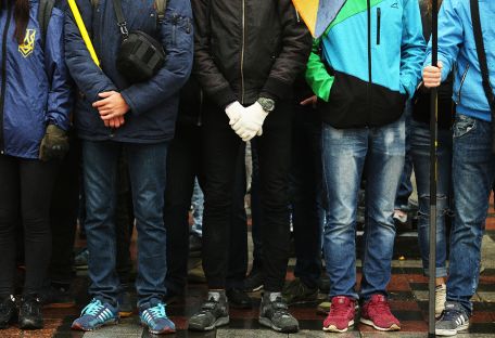 Под Радой митинговали против законов Порошенко по Донбассу