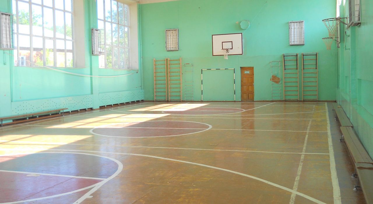 Связанные фирмы разыграли между собой тендер на ремонт школ в Киеве