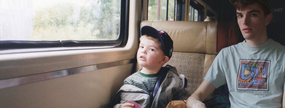 Канадец «подставил» взрослого себя в свои же детские фотографии