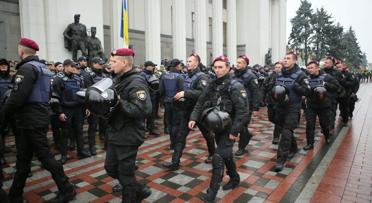 Протесты под Радой: эмоции, Саакашвили и толпы людей