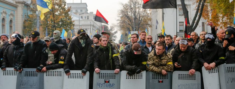 Протестующие под Радой: 