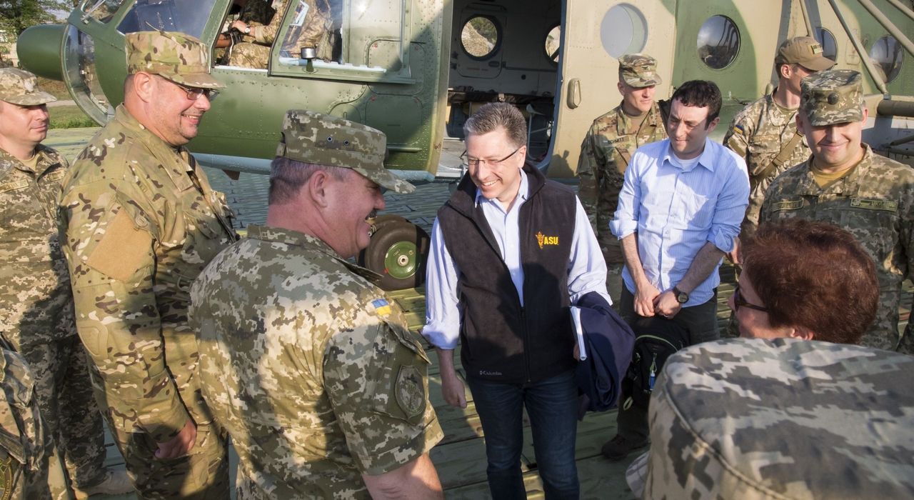 Зачем Курт Волкер едет в Украину: мнения экспертов