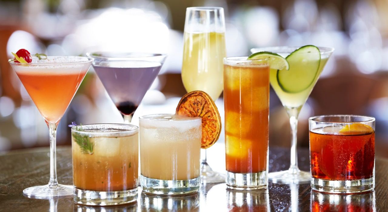 Доказано: коктейли в высоких стаканах кажутся вкуснее, чем в низких