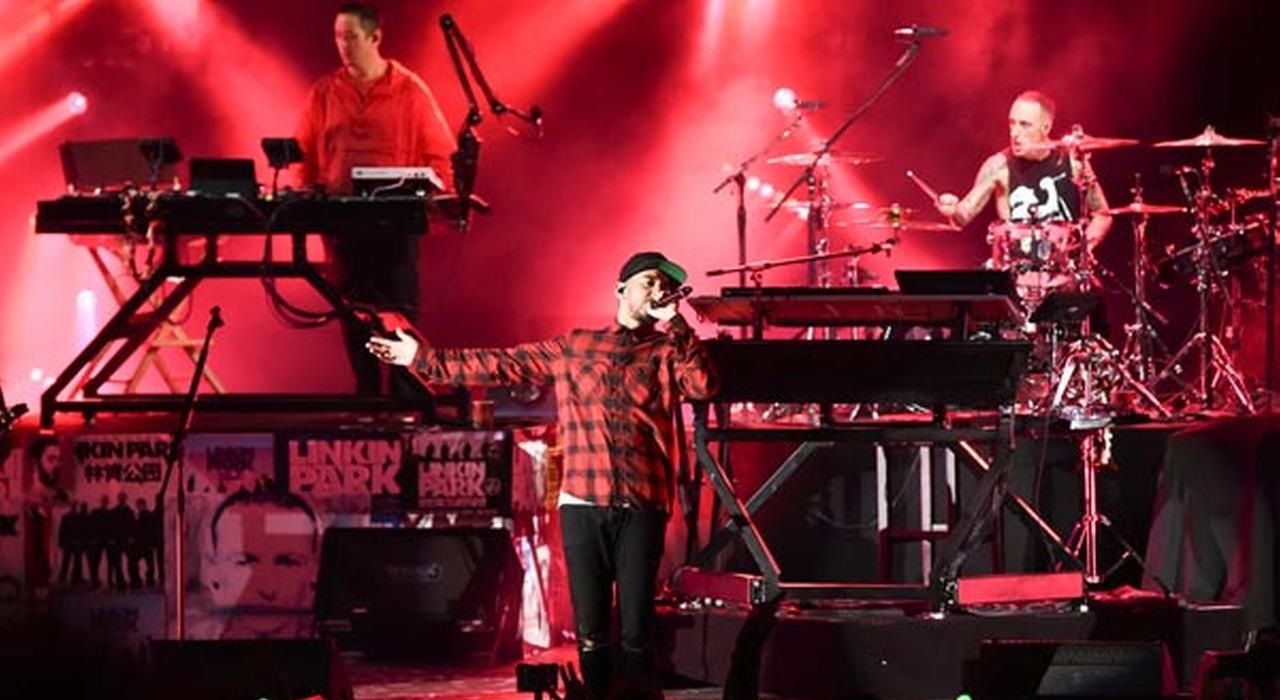 На концерте Linkin Park вместо Честера Беннингтона спели фанаты