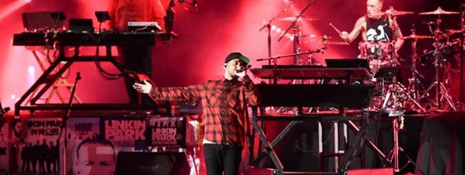 На концерте Linkin Park вместо Честера Беннингтона спели фанаты