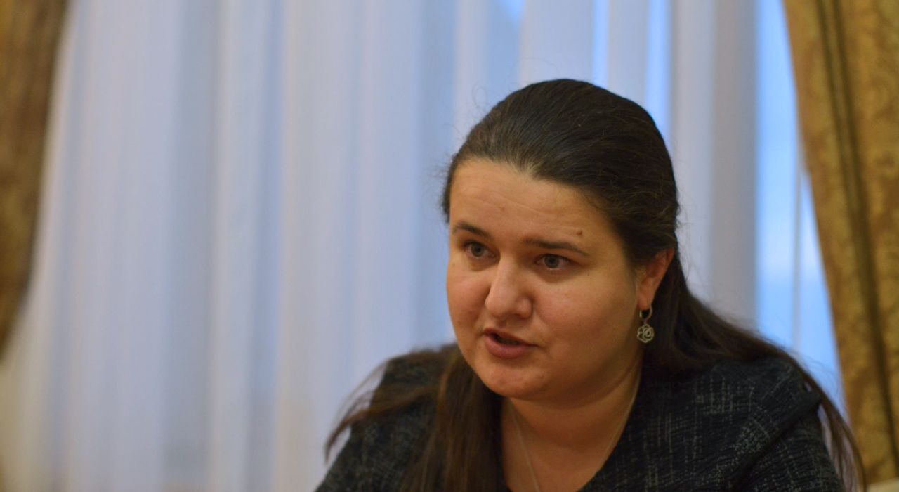 Оксана Маркарова: проблема - что мы стараемся жить от транша к траншу