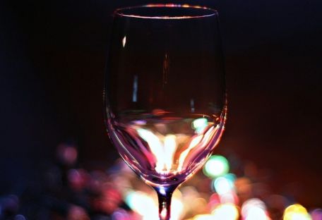 Создан стакан, который превращает жидкость в любой напиток