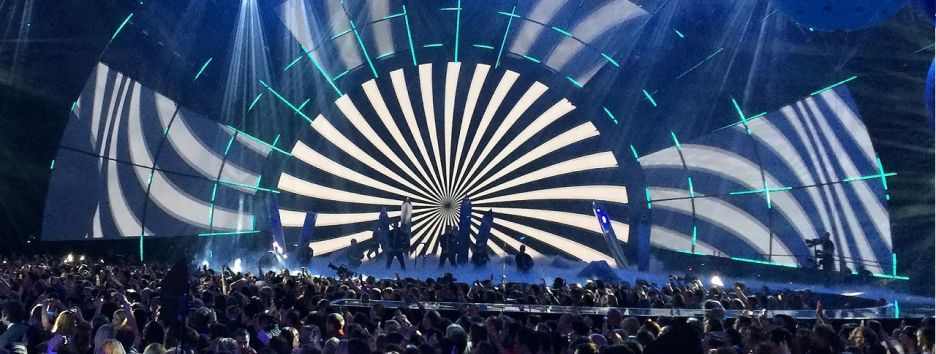 Иван Дорн стал лучшим российским исполнителем на MTV EMA 2017