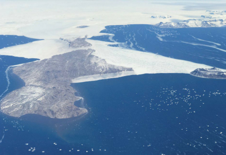 NASA показало фото гигантского айсберга, который откололся от Антарктиды