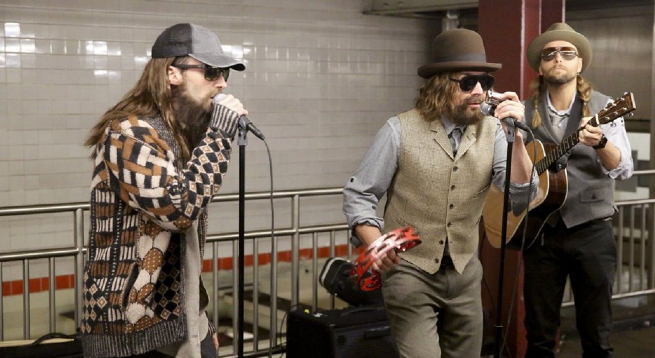 Мaroon 5 прикинулись уличными музыкантами в нью-йоркском метро