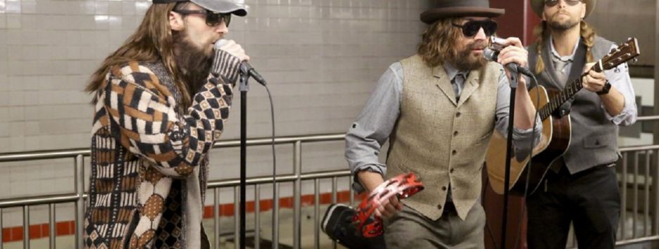 Мaroon 5 прикинулись уличными музыкантами в нью-йоркском метро