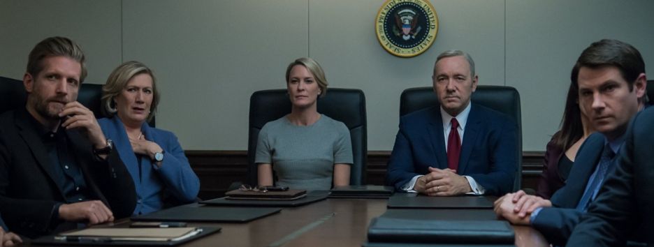 Продюсеры рассказали, когда возобновятся съемки «Карточного домика»