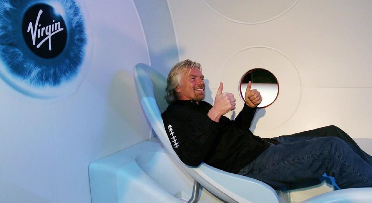 Ричард Брэнсон отправит в космос 900 туристов, которые купили билеты