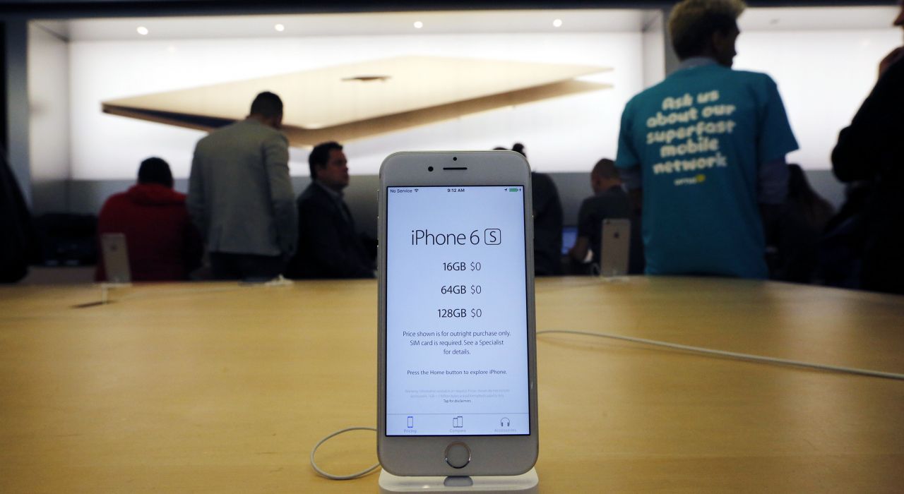 Apple заменит дефектные батареи на iPhone 6s