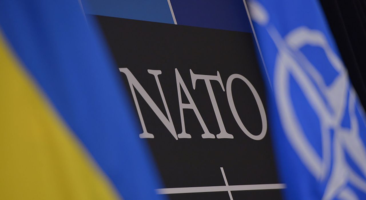 Не хотите ли в НАТО: что предлагают украинцам в обертке всеукраинского референдума