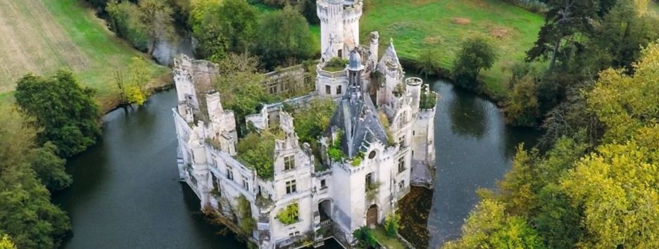 Активисты купили замок за краудфандинг. Теперь его отреставрируют