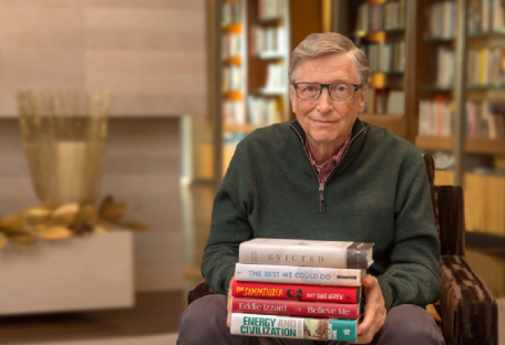 Билл Гейтс назвал пять лучших книг 2017 года, которые его впечатлили