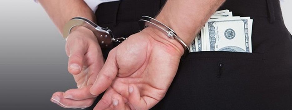 Прокурора взяли за $25 тыс. взятки, а отпустили – за 25 тыс. грн