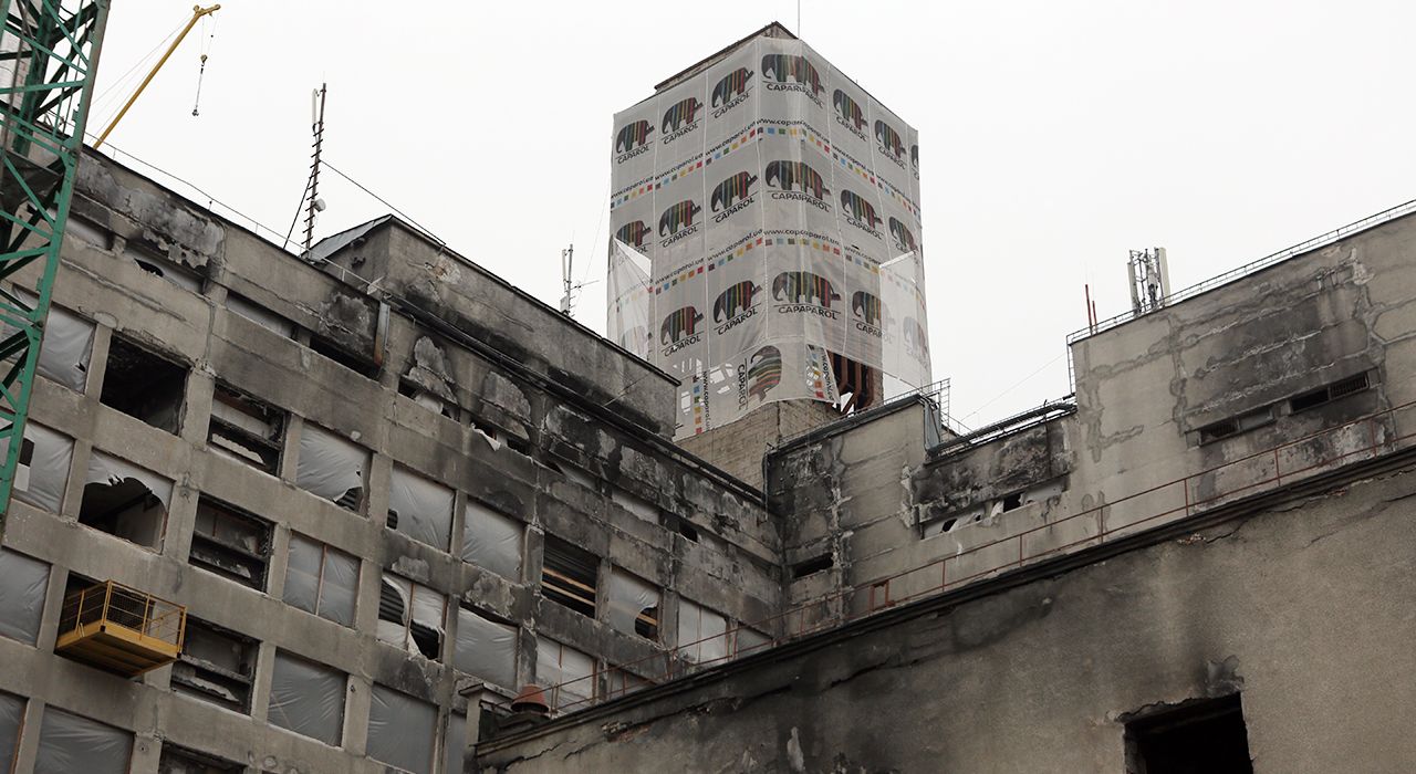 Киев демонтирует незаконные этажи в Доме профсоюзов