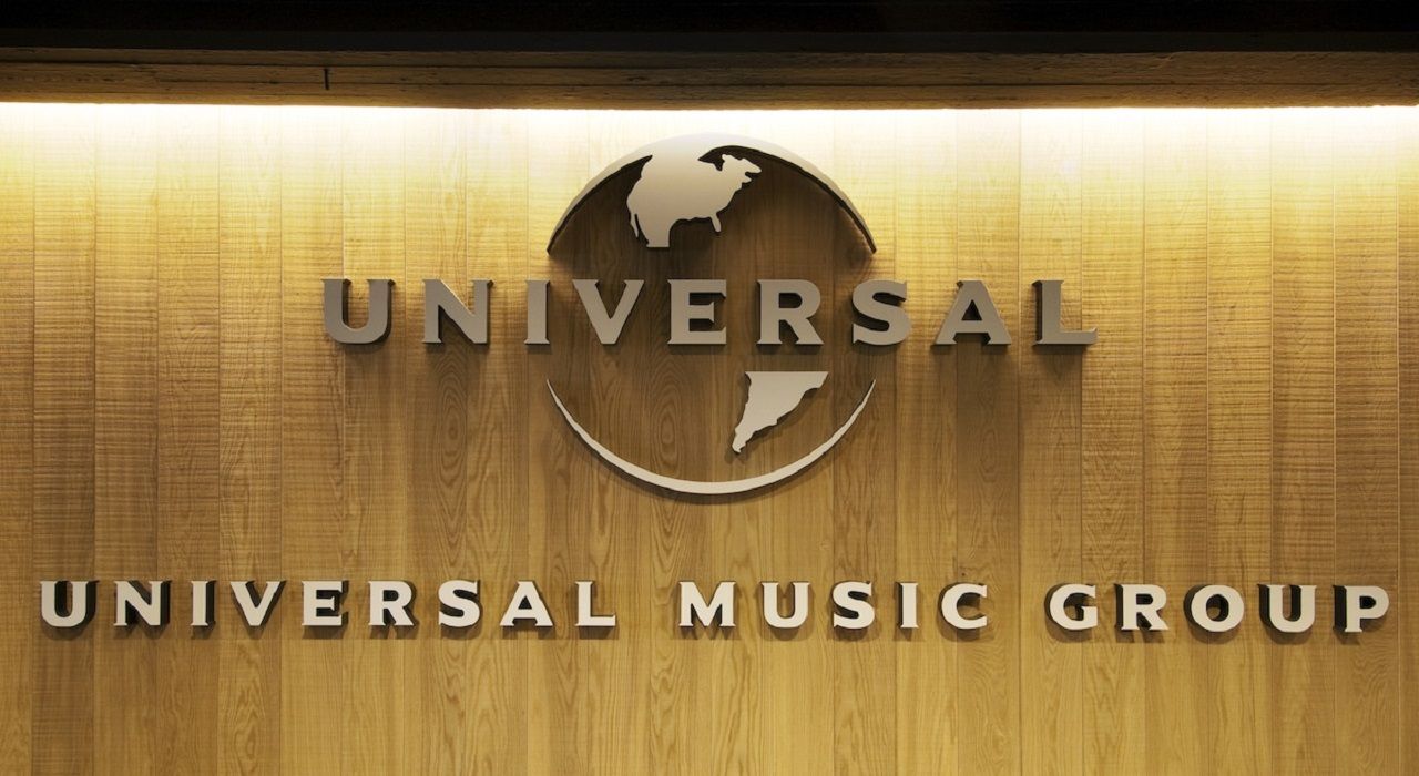 Facebook заключила соглашение с Universal Music Group