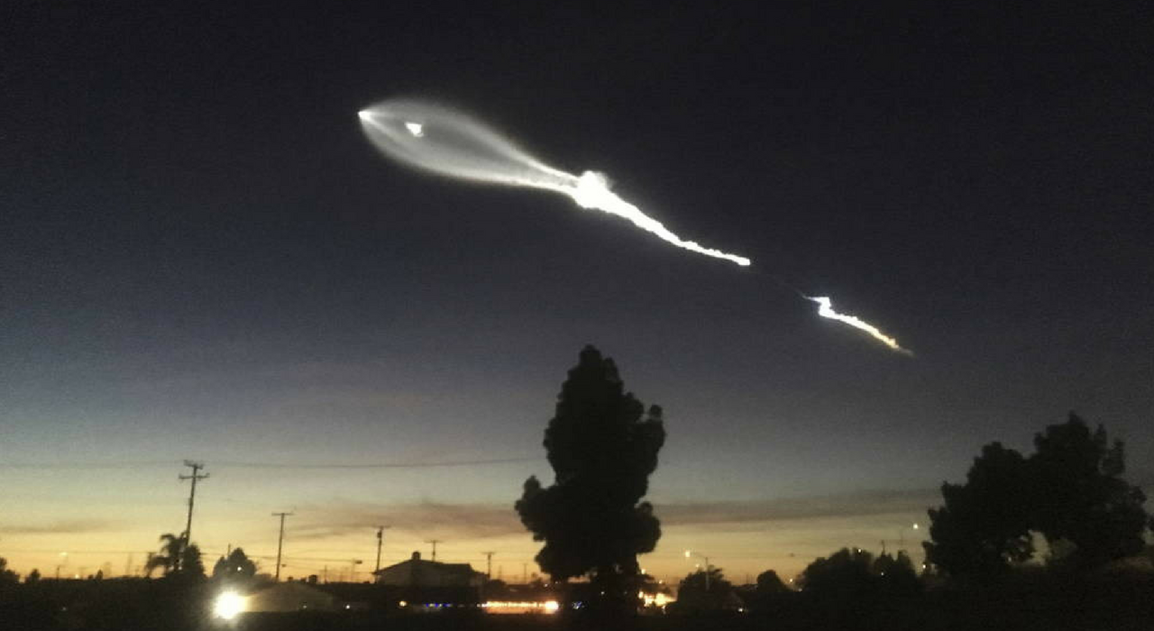 Фотограф заснял потрясающий таймлапс запуска ракеты SpaceX