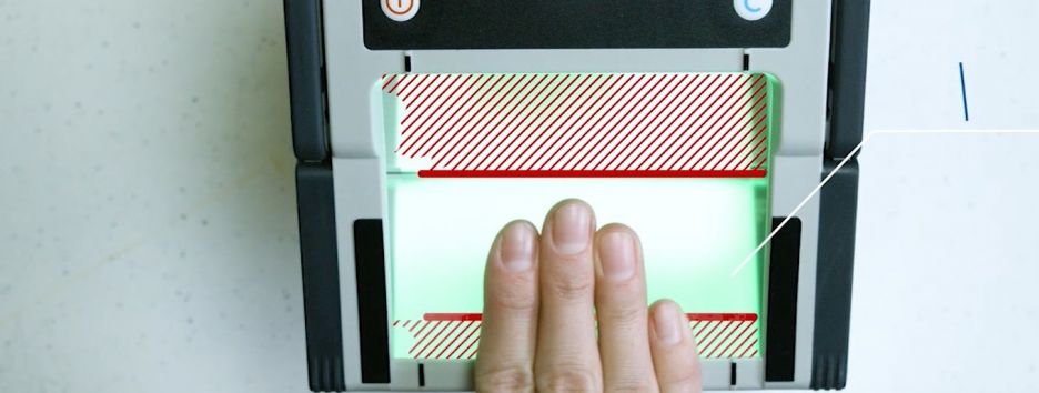 Биометрический контроль на границе: кому и зачем нужно сдавать отпечатки пальцев