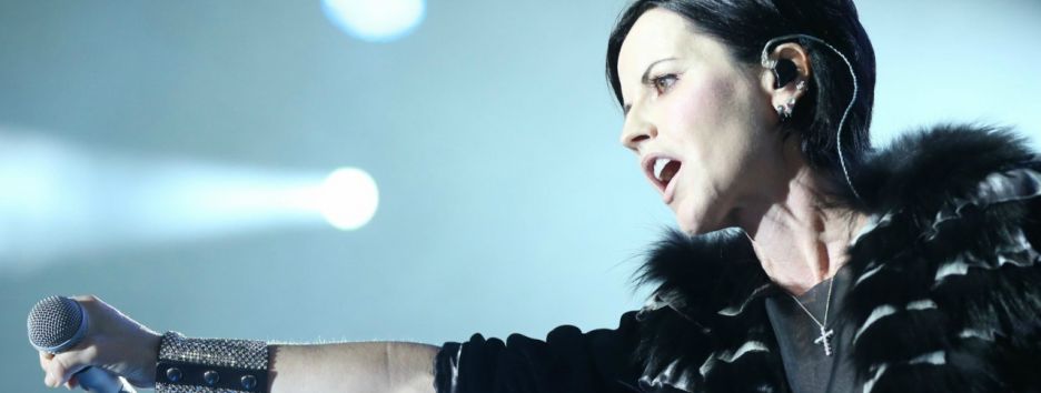 Умерла солистка The Cranberries Долорес ОʼРиордан. Лучшие клипы с певицей