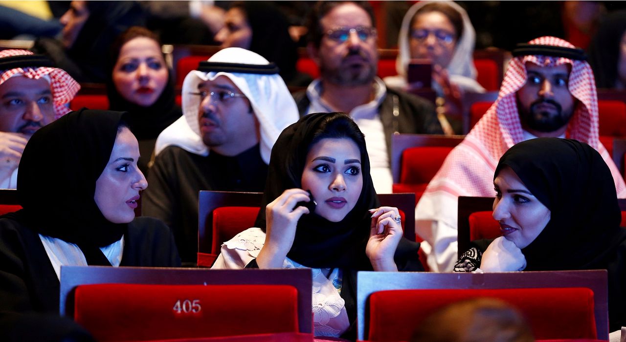 В Саудовской Аравии в первый раз за 35 лет показали фильм в кинотеатре