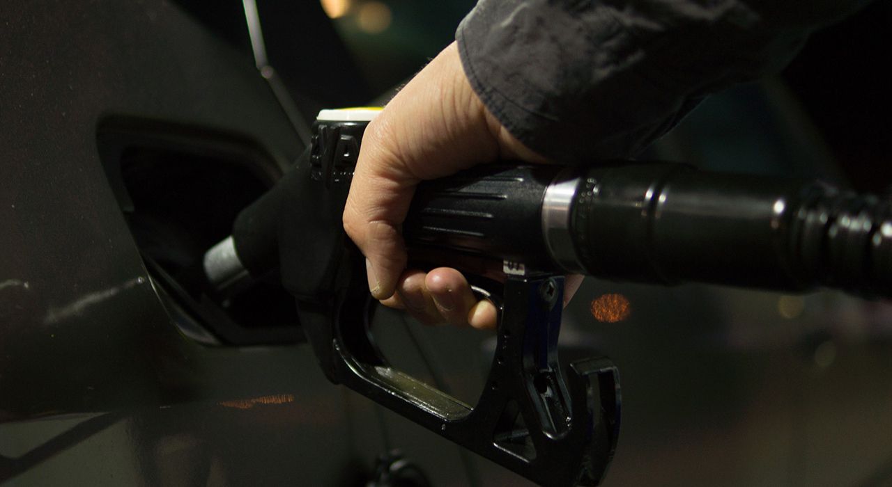 Бизнес, а не благотворительность: бензин в Украине может подорожать до 35 грн/л, а водители угрожают бойкотом