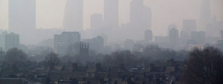 Грязный воздух связали с нарушениями менструального цикла