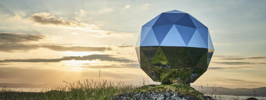 Частная космическая компания вывела на орбиту зеркальную сферу. Ученые негодуют