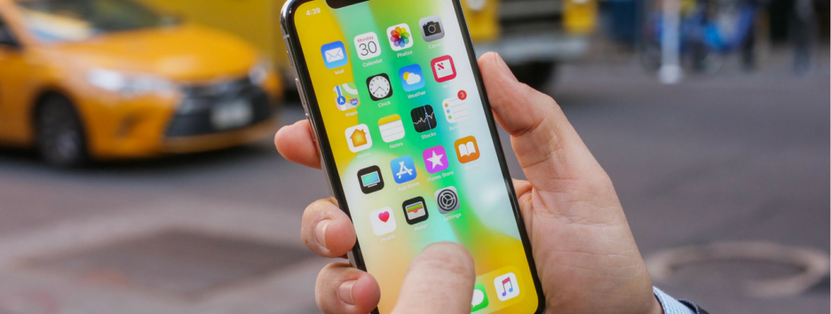 Apple сократила планы выпуска iPhone X в два раза: продажи не оправдали ожиданий