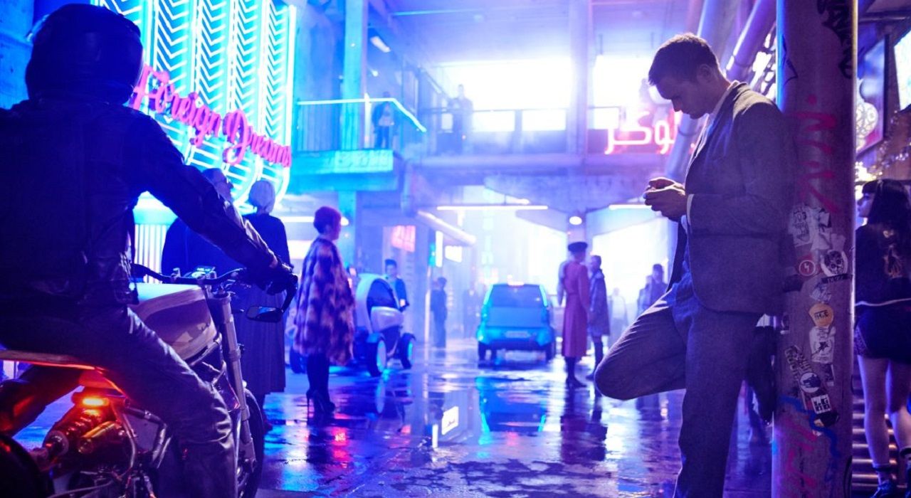 Netflix выпустил первый трейлер к киберпанку «Немой» Дункана Джонса