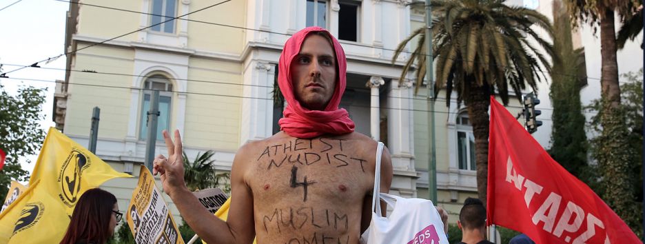 Пляжная политика Франции: нудизм vs ислам