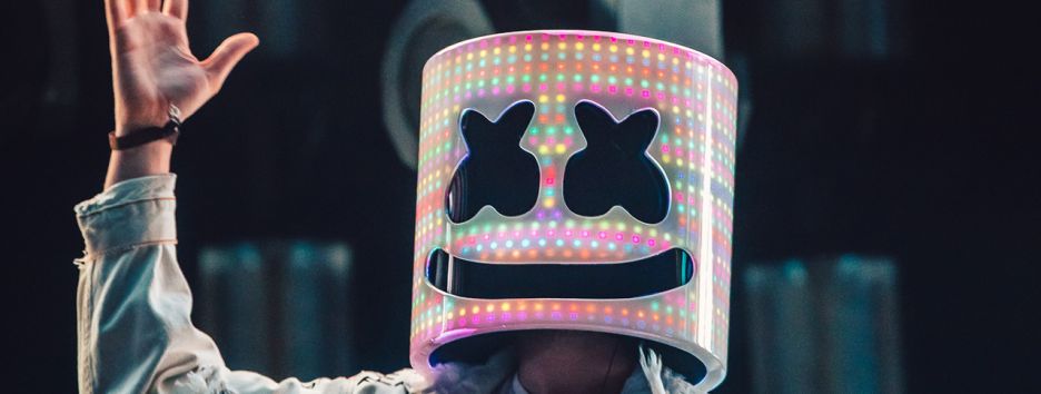 5 самых неординарных исполнителей, выступающих в масках