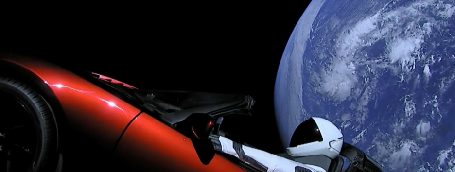 Приключения Tesla в космосе: лучшие реакции соцсетей