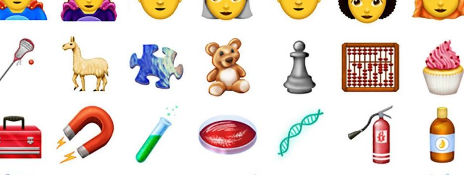 В сети показали новые эмодзи: супергерои, лысые и туалетный рулон
