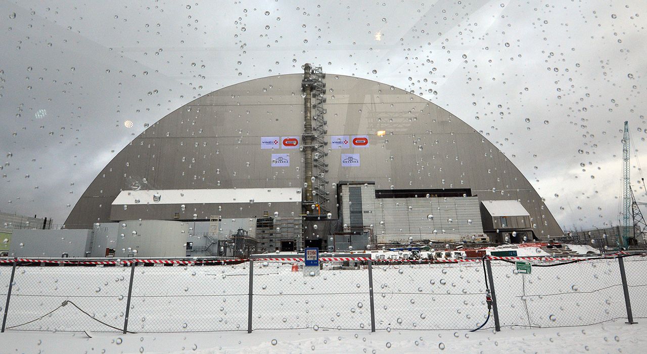 Под куполом: Арка над ЧАЭС обезопасит четвертый энергоблок