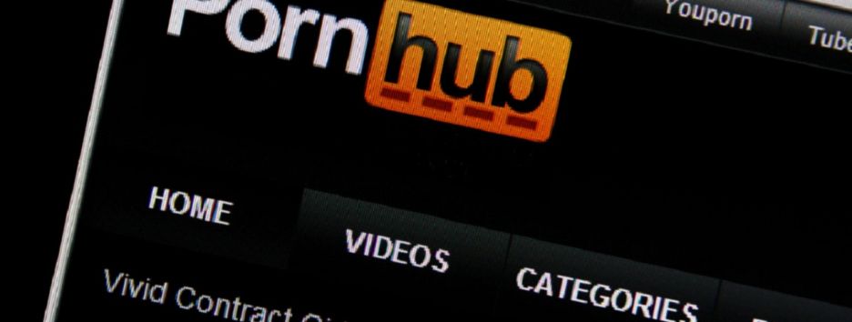 Pornhub дарит бесплатный премиум-контент в честь праздника влюбленных