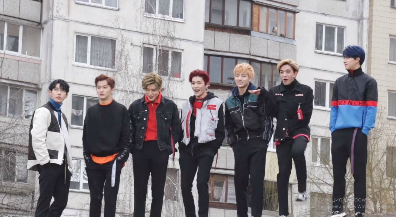 Популярная группа из Южной Кореи NCT выпустила клип, снятый в Киеве