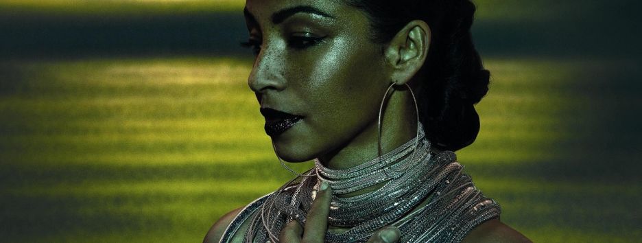 Шаде представила трек Flower of the Universe — первый за семь лет