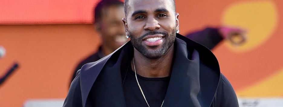 Певец Джейсон Деруло представил официальный гимн ЧМ-2018