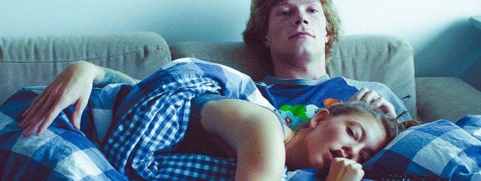 Фотограф из Дании представила проект с первыми встречными из Tinder