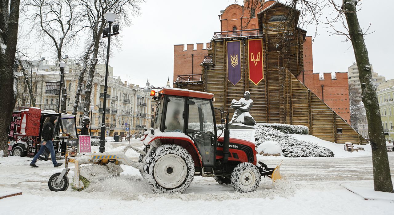 Зима не отступает: на выходных в Украину вернутся снегопады и мороз