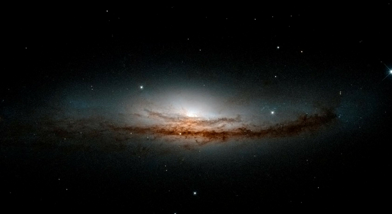 Ученых сбила с толку галактика, в которой почти нет темной материи