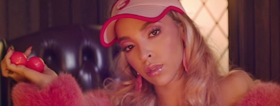 Украинский режиссер Саша Самсонова сняла новый клип для Tinashe