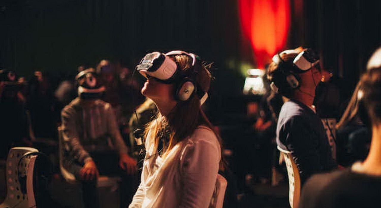 Будущее кино: кинотеатр виртуальной реальности открылся в Амстердаме