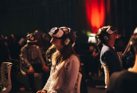 Будущее кино: кинотеатр виртуальной реальности открылся в Амстердаме